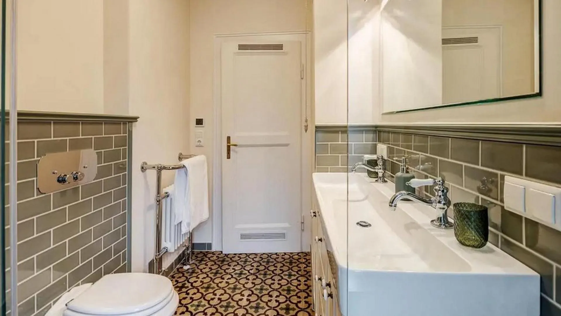 4Bdr Close To Marienplatz Apartment- If You Want To Book, Please Contact On Wh-Ats-App - 0034-635-518-216 !!!! Munich 0*,