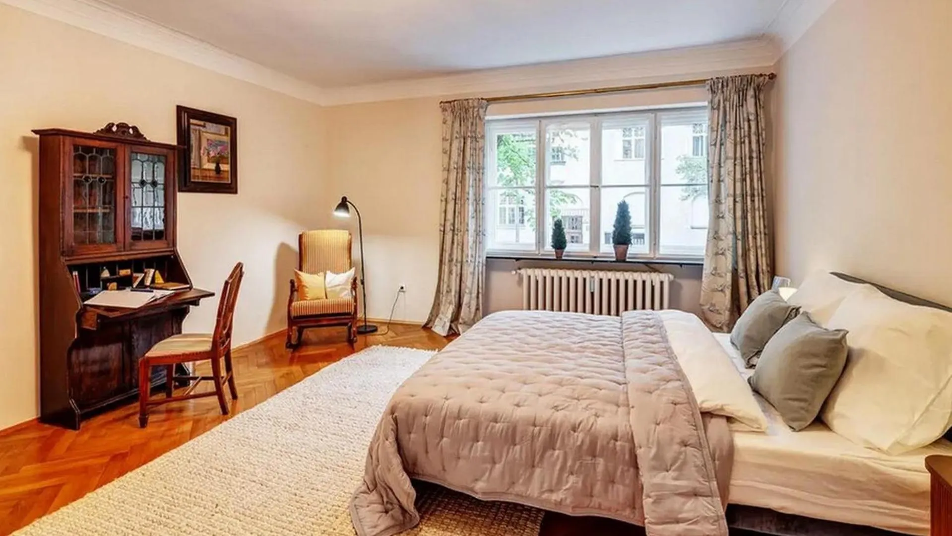4Bdr Close To Marienplatz Apartment- If You Want To Book, Please Contact On Wh-Ats-App - 0034-635-518-216 !!!! Munich 0*,  Germany