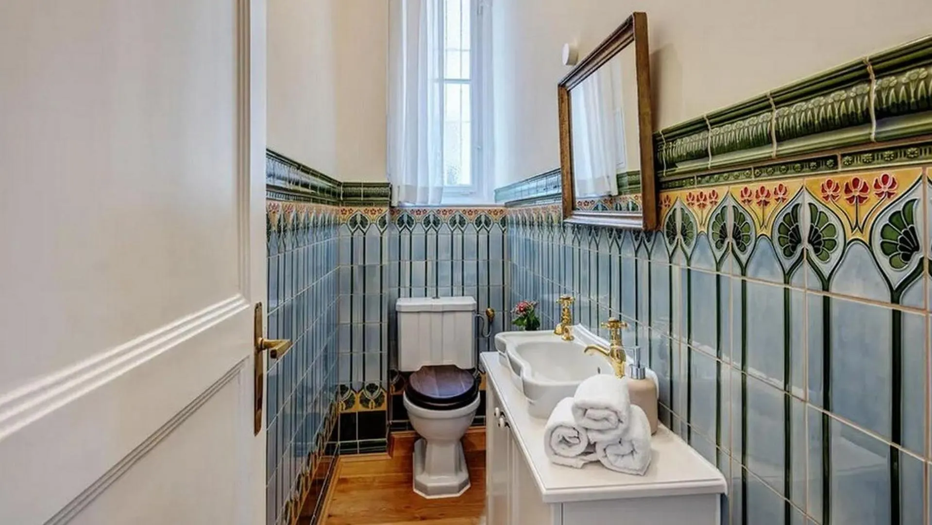 4Bdr Close To Marienplatz Apartment- If You Want To Book, Please Contact On Wh-Ats-App - 0034-635-518-216 !!!! Munich Apartment
