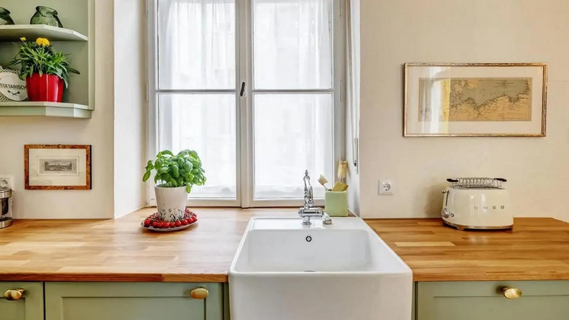 4Bdr Close To Marienplatz Apartment- If You Want To Book, Please Contact On Wh-Ats-App - 0034-635-518-216 !!!! Munich