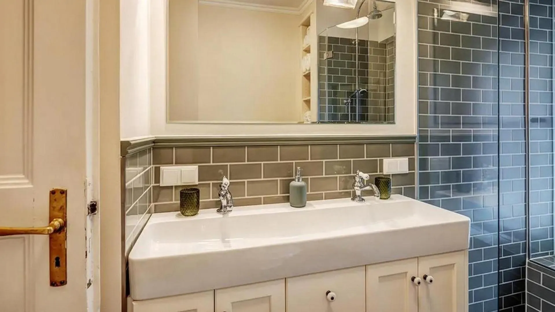 Apartment 4Bdr Close To Marienplatz Apartment- If You Want To Book, Please Contact On Wh-Ats-App - 0034-635-518-216 !!!! Munich Germany