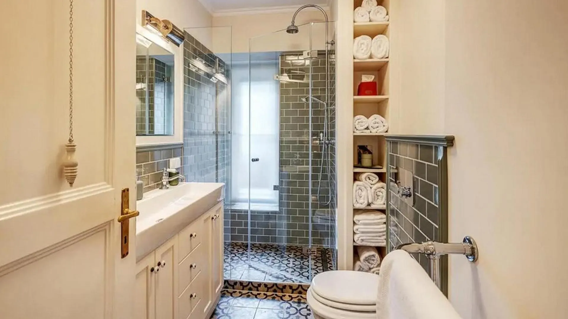 Apartment 4Bdr Close To Marienplatz Apartment- If You Want To Book, Please Contact On Wh-Ats-App - 0034-635-518-216 !!!! Munich