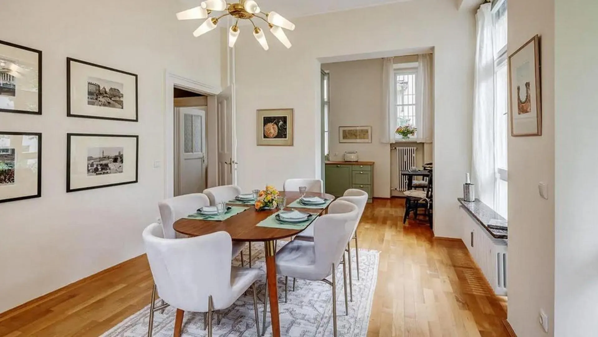 4Bdr Close To Marienplatz Apartment- If You Want To Book, Please Contact On Wh-Ats-App - 0034-635-518-216 !!!! Munich Apartment