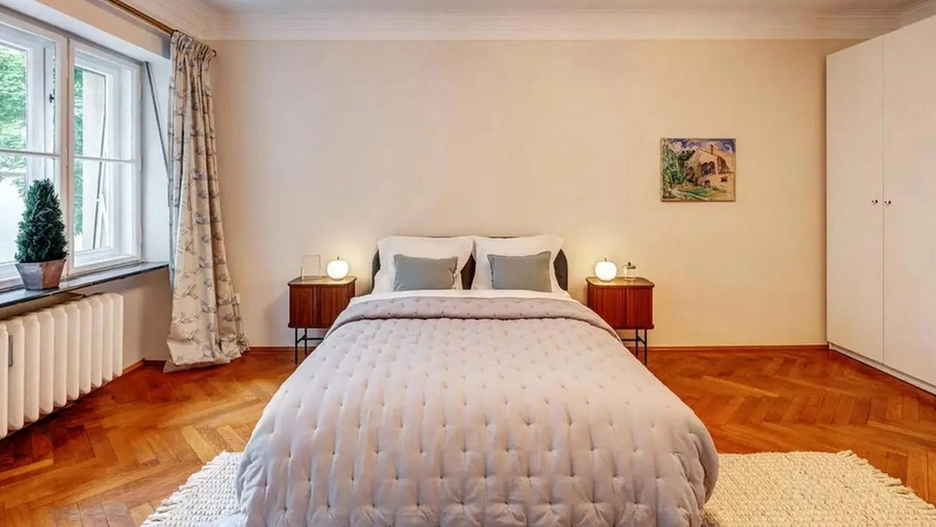 Apartment 4Bdr Close To Marienplatz Apartment- If You Want To Book, Please Contact On Wh-Ats-App - 0034-635-518-216 !!!! Munich Germany